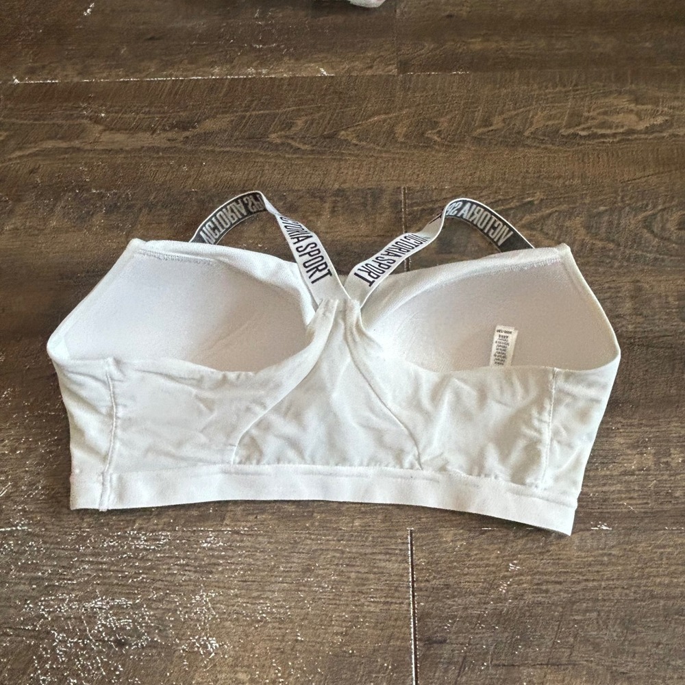 Victoria Secret Sport Incredible Lightweight White Sports Bra 36DD Molded Cup - Picture 2 of 5